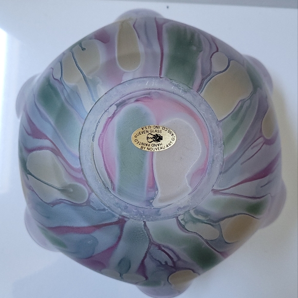Pink Fluted Bowl-Rueven-Hand - Picture 6 of 11